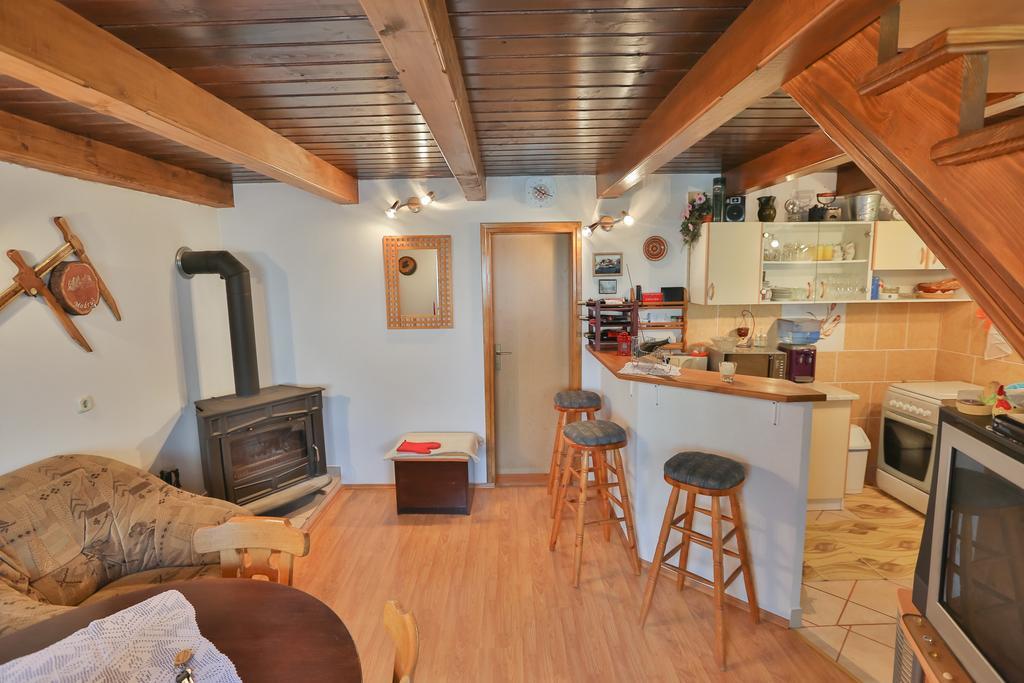 Holiday Home Trzan Josipdol Eksteriør billede