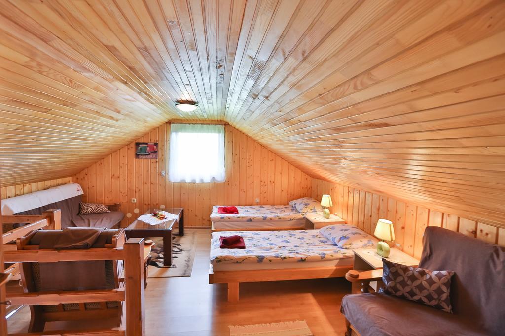 Holiday Home Trzan Josipdol Eksteriør billede