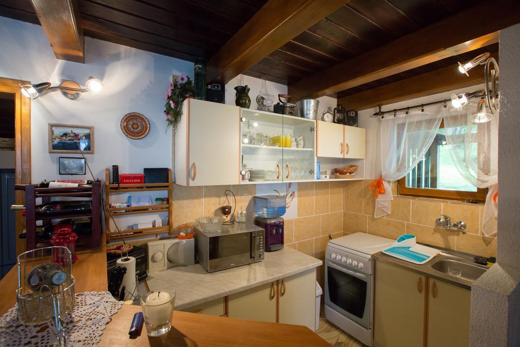 Holiday Home Trzan Josipdol Eksteriør billede