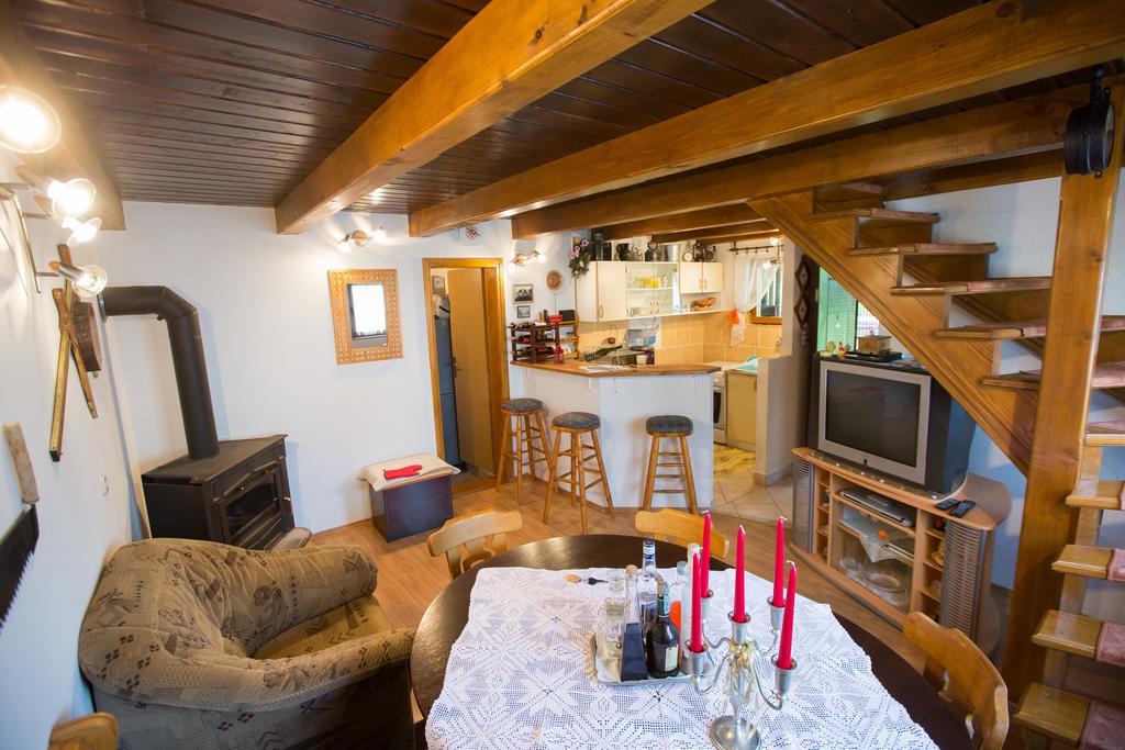 Holiday Home Trzan Josipdol Eksteriør billede